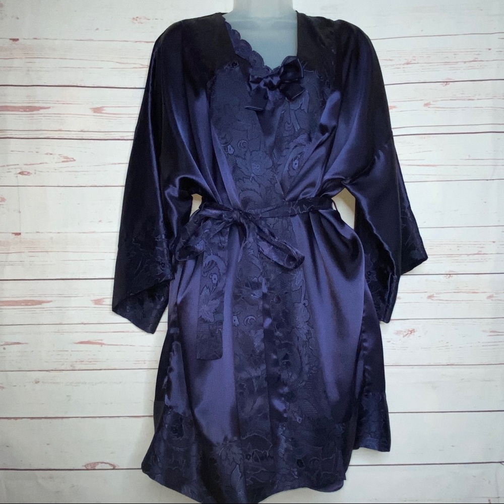 Vintage Victoria’s Secret Lingerie & Robe Set M/L